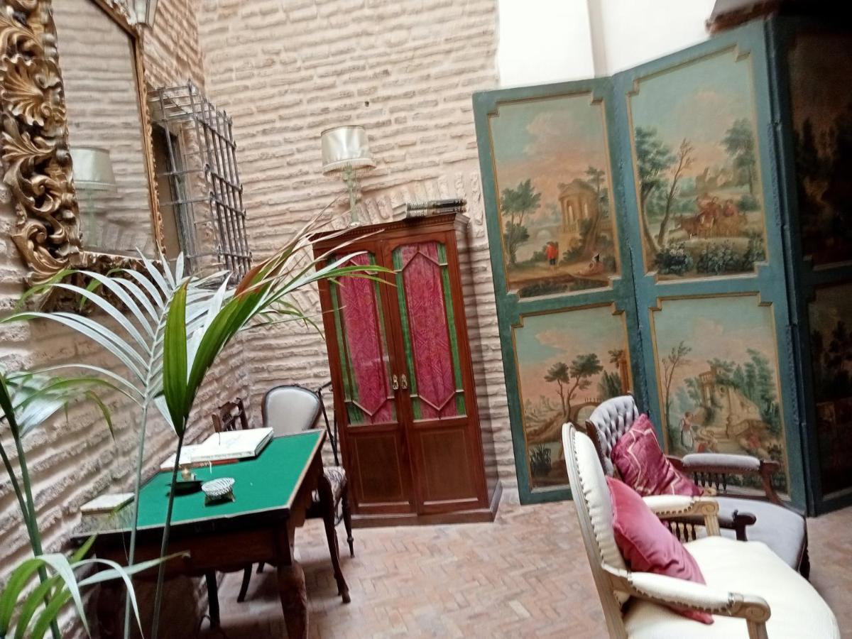 Hostal Casa Del Buen Viaje Seville Luaran gambar